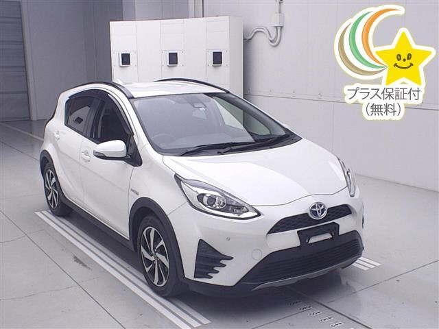 Toyota AQUA 2017 8358016-0