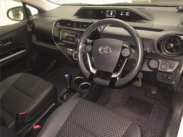 Toyota AQUA 2017 8358016-3