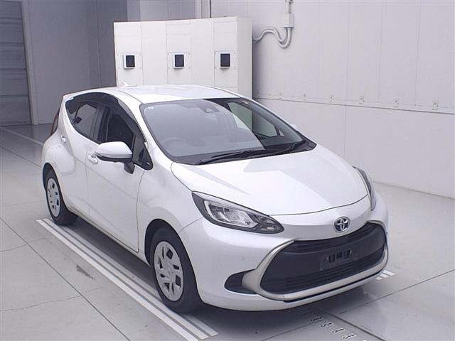 Toyota AQUA 2021 8358017-0