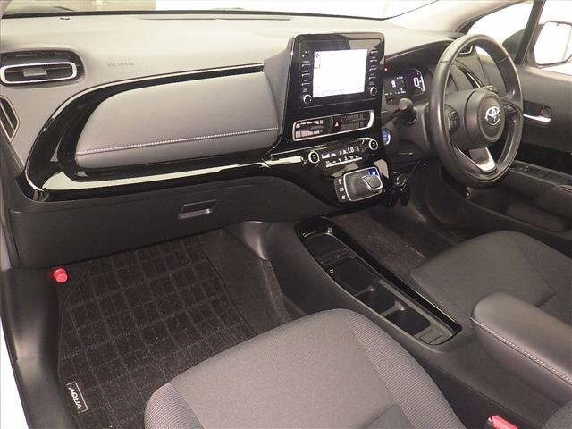 Toyota AQUA 2021 8358017-4