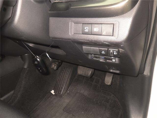 Toyota AQUA 2022 8358018-8