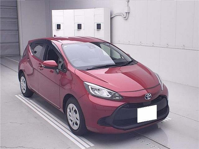 Toyota AQUA 2023 8358019-0