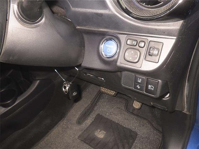 Toyota AQUA 2019 8358023-8