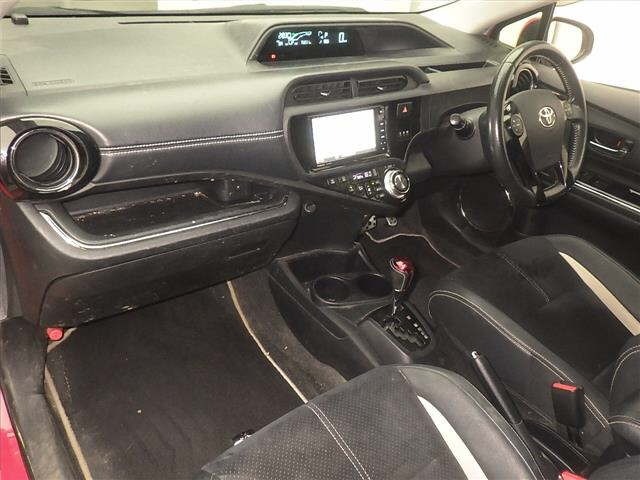 Toyota AQUA 2013 8358024-4
