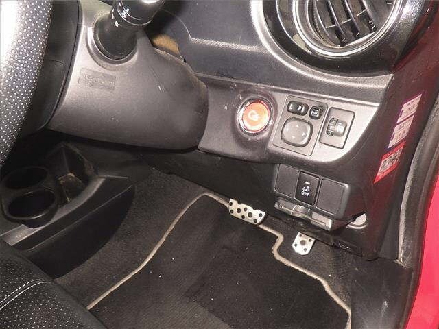 Toyota AQUA 2013 8358024-8