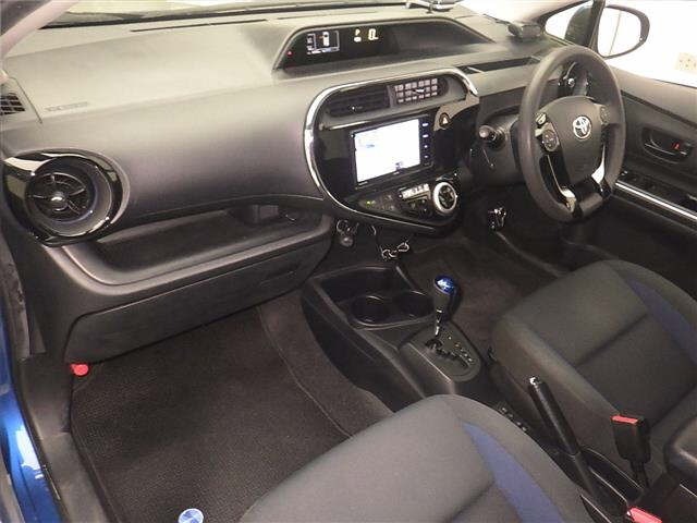 Toyota AQUA 2017 8358026-4
