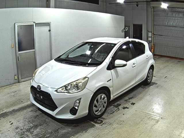 Toyota AQUA 2015 8358030-4