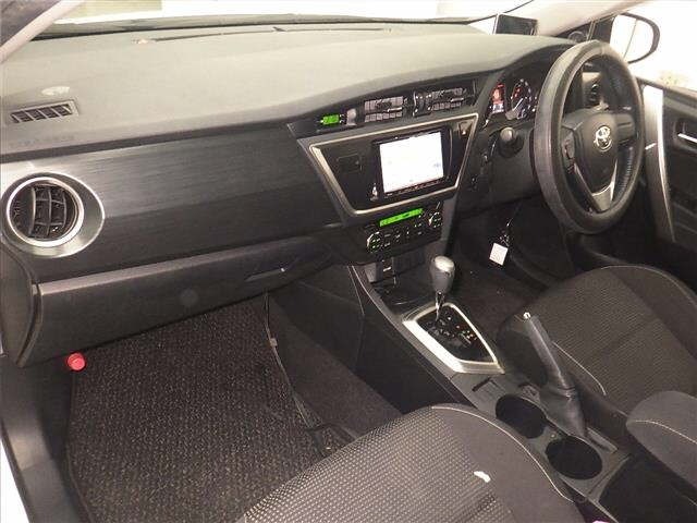 Toyota AURIS 2015 8357592-4