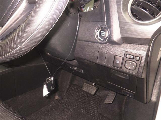Toyota AURIS 2015 8357592-8
