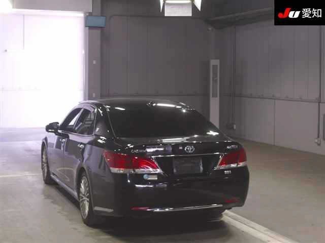Toyota CROWN MAJESTA 2013 8349274-1