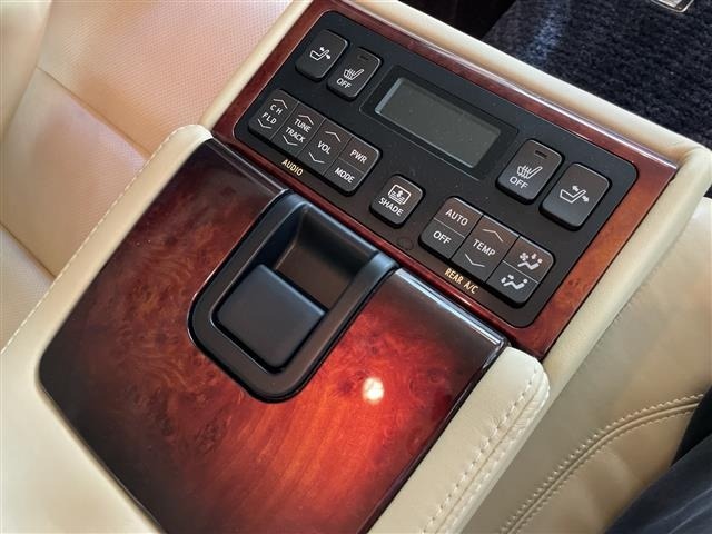 Toyota CROWN MAJESTA 2015 8349292-2