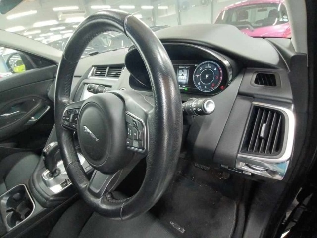 Jaguar E-PACE 2019 8353628-9