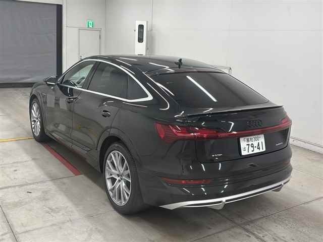 Audi E-TRON 2021 8357744-1