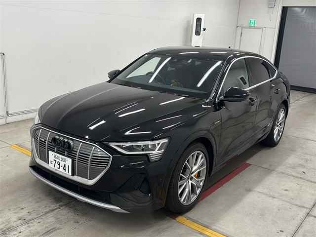 Audi E-TRON 2021 8357744-4