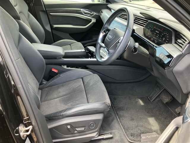 Audi E-TRON 2021 8357744-7