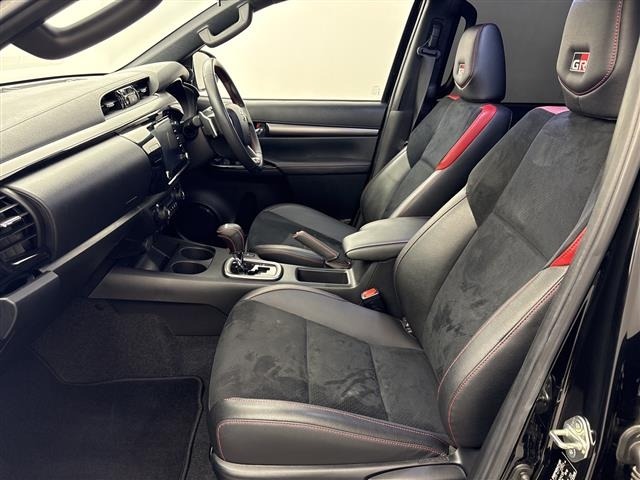 Toyota HILUX 2022 8357240-5