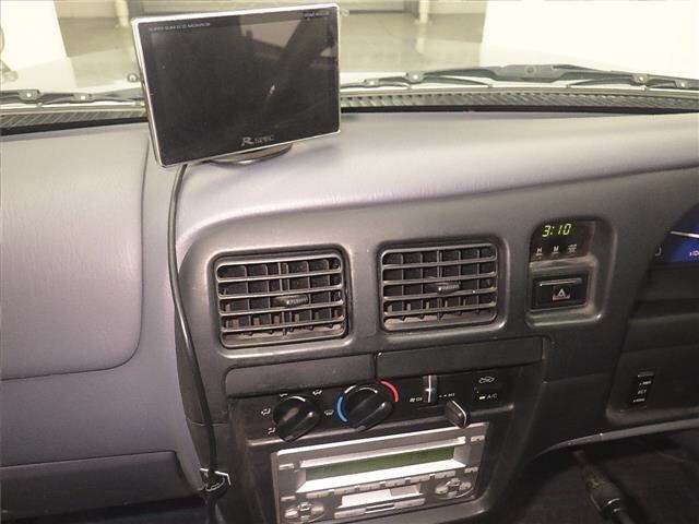 Toyota HILUX 2003 8357306-6