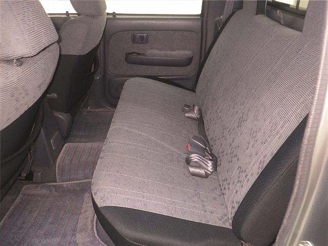 Toyota HILUX 2003 8357306-7