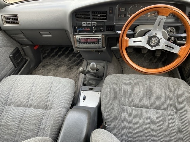 Toyota HILUX 1989 8357307-4
