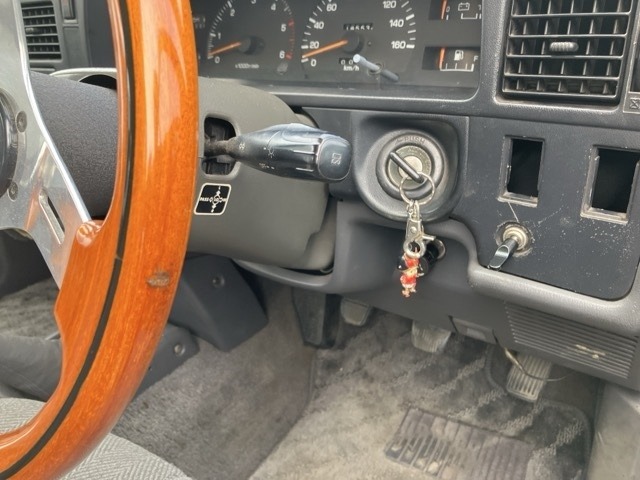 Toyota HILUX 1989 8357307-6