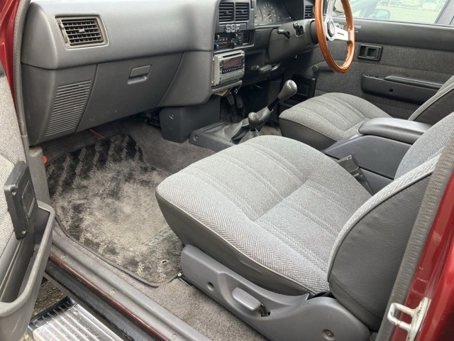 Toyota HILUX 1989 8357307-9
