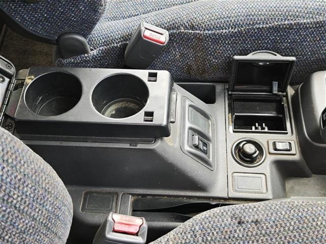 Mitsubishi PAJERO 1996 8353081-23
