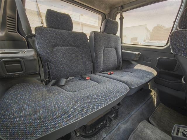 Mitsubishi PAJERO 1996 8353081-9
