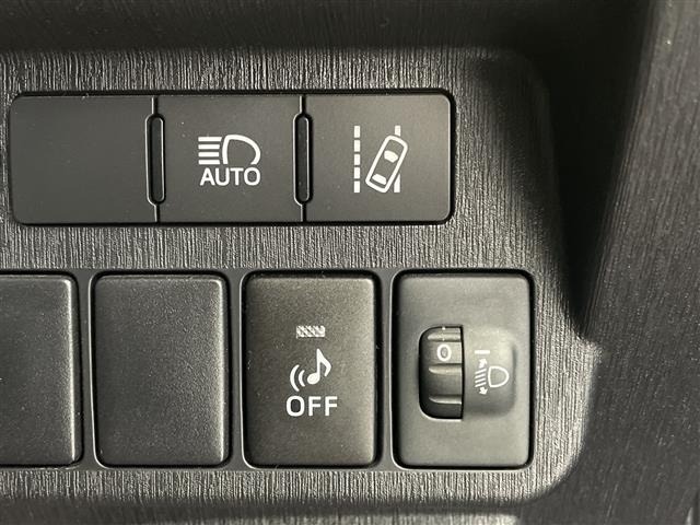 Toyota PRIUS 2018 8348695-19
