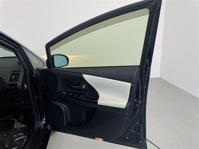 Toyota PRIUS 2018 8348695-6
