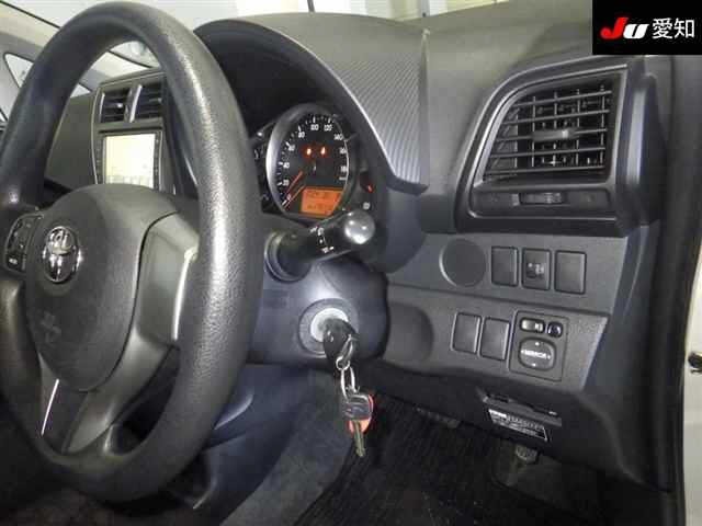 Toyota RACTIS 2012 8349085-5