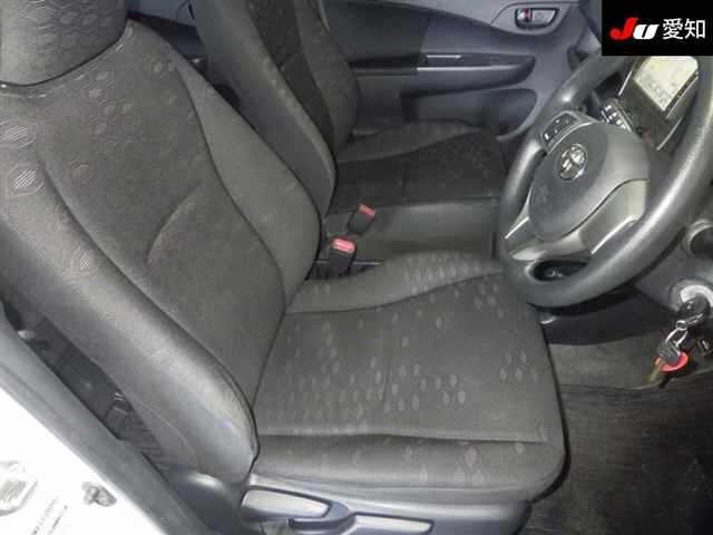 Toyota RACTIS 2012 8349085-6
