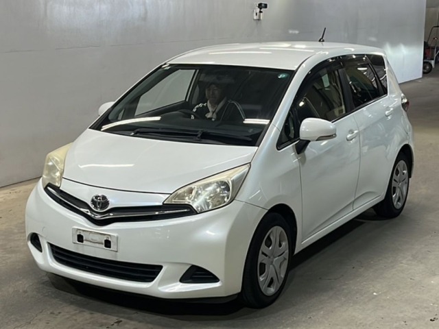 Toyota RACTIS 2013 8349090-0