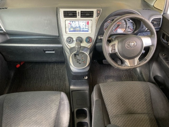 Toyota RACTIS 2013 8349090-3
