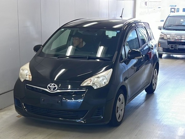 Toyota RACTIS 2012 8349093-0