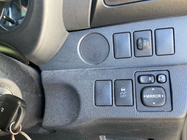 Toyota RACTIS 2012 8349093-5