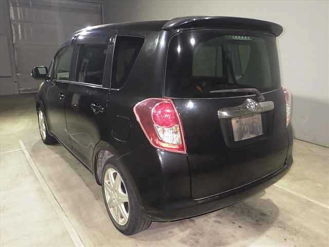 Toyota RACTIS 2009 8349101-4