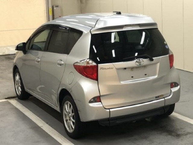 Toyota RACTIS 2011 8349102-1