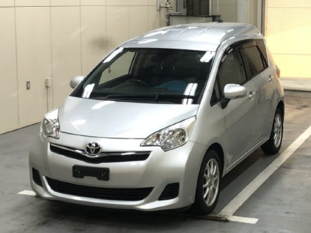 Toyota RACTIS 2011 8349102-2