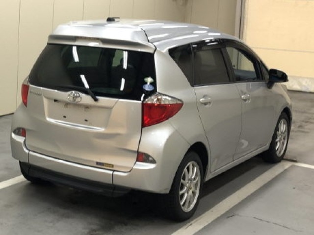 Toyota RACTIS 2011 8349102-3