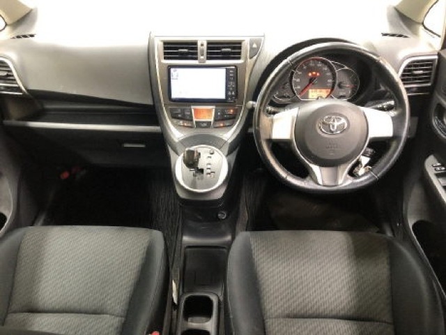 Toyota RACTIS 2011 8349102-4