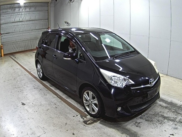 Toyota RACTIS 2011 8349109-0