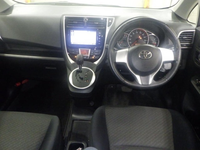 Toyota RACTIS 2015 8349114-3