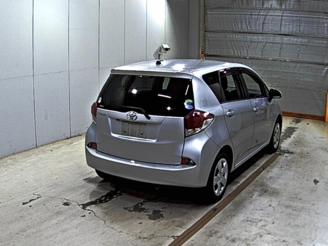 Toyota RACTIS 2015 8349114-5