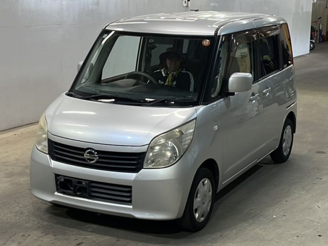 Nissan ROOX 2012 8358122-0