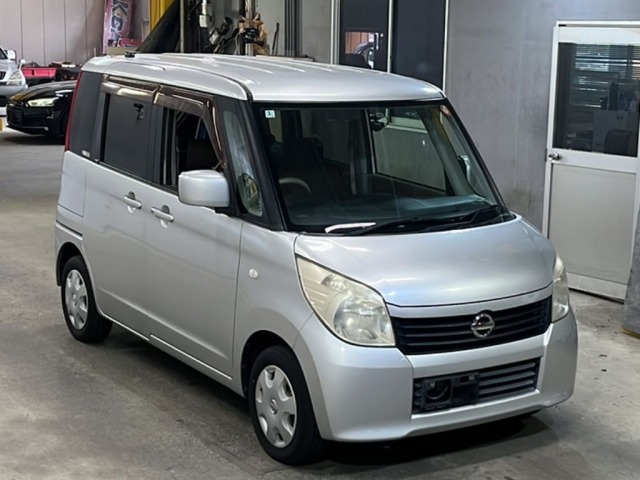 Nissan ROOX 2012 8358122-4