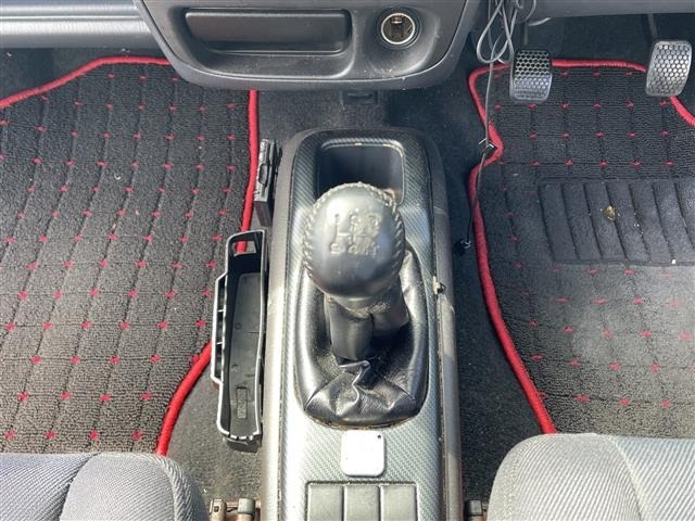 Suzuki SWIFT 2004 8357675-15