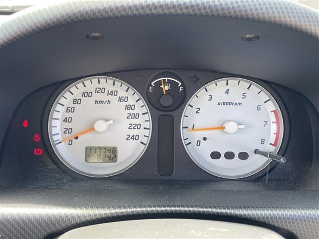 Suzuki SWIFT 2004 8357675-16