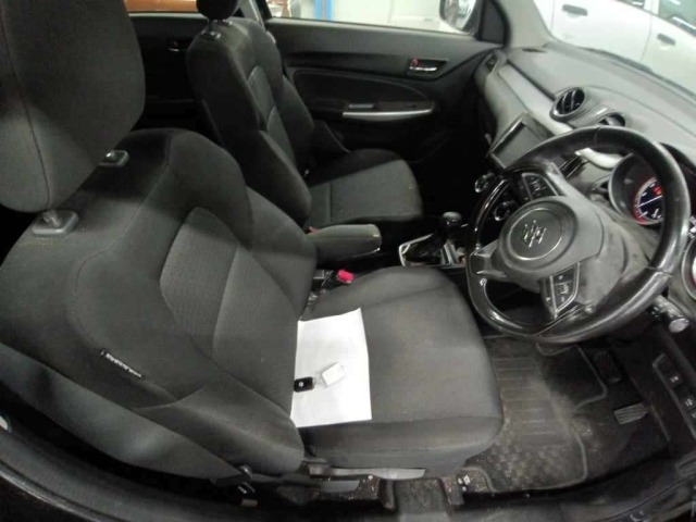 Suzuki SWIFT 2019 8357677-10