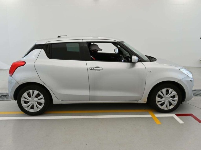 Suzuki SWIFT 2018 8357685-3