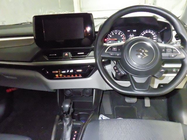 Suzuki SWIFT 2024 8357686-4